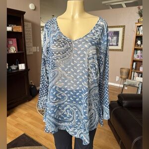 Avenue sheer blue & white w/silver metallic long sleeve Vneck blouse-size 14/16